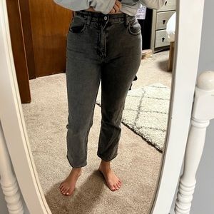 Abercrombie and Fitch, Ultra High Rise Ankle
Straight Jean, Size 26/2S